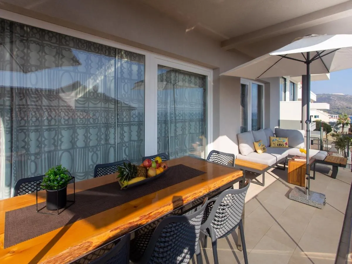 Apartments Aqua Trogir 0*,