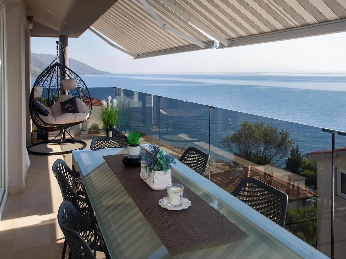 Apartments Aqua Trogir 0*,