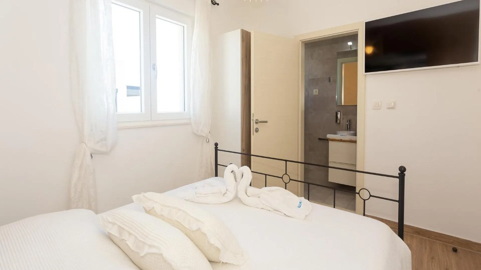 Apartments Aqua Traù