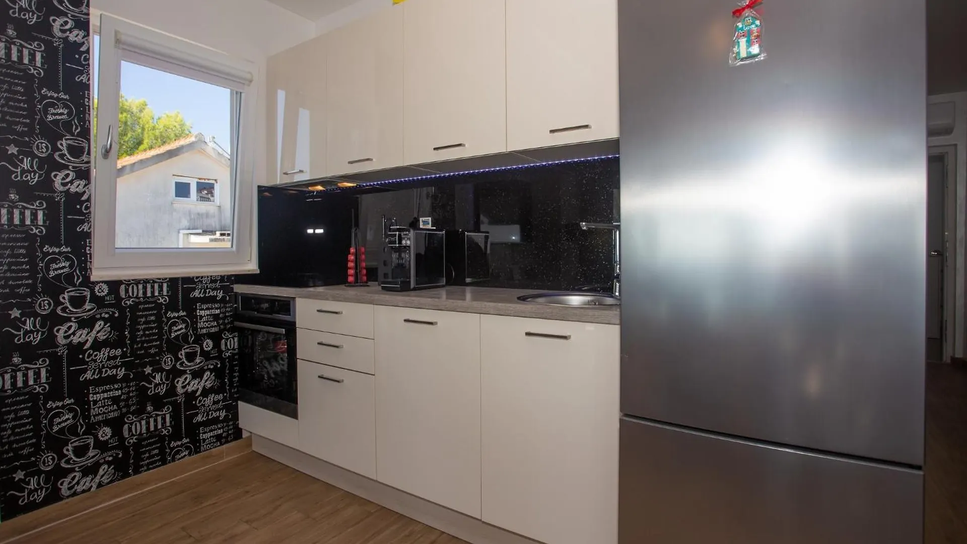 Apartments Aqua Trogir 0*,
